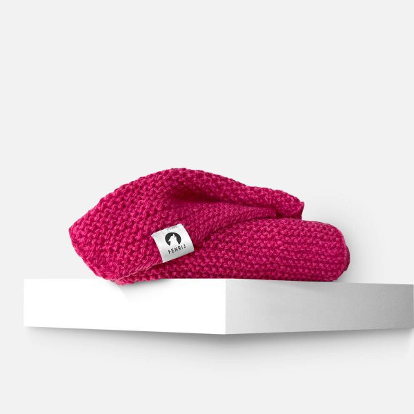 Produktfoto pinker handgestrickter oversize Schal. lykke