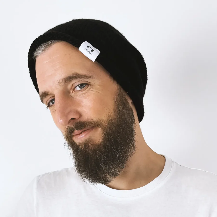 schwarze Beanie Figg - Warmer Begleiter für kalte Tage